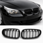 Dvigubos grotelės BMW 5 E60 / E61 (03-10) juodos blizgios